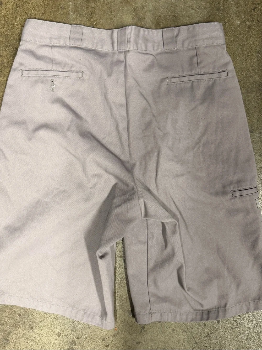 Dickies Men’s Loose Fit Shorts in Light Lavender Gray